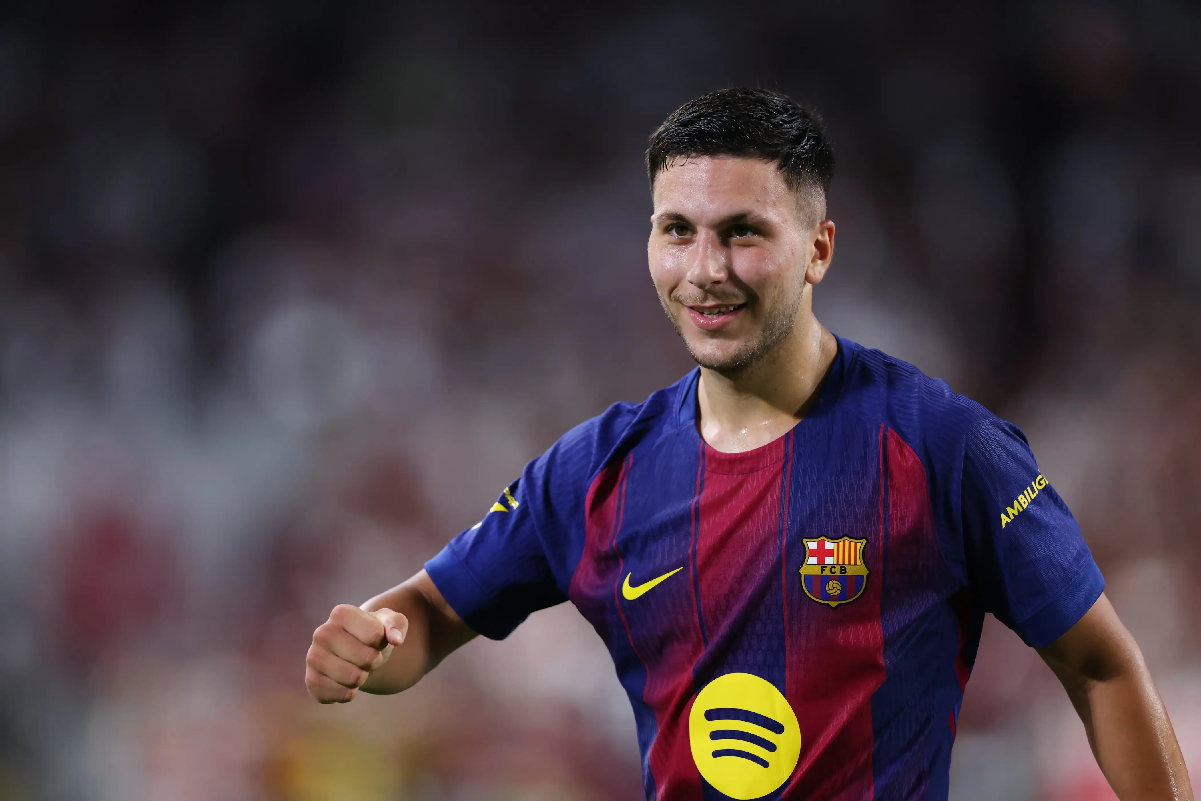 破曼联大门, 工资帽限制